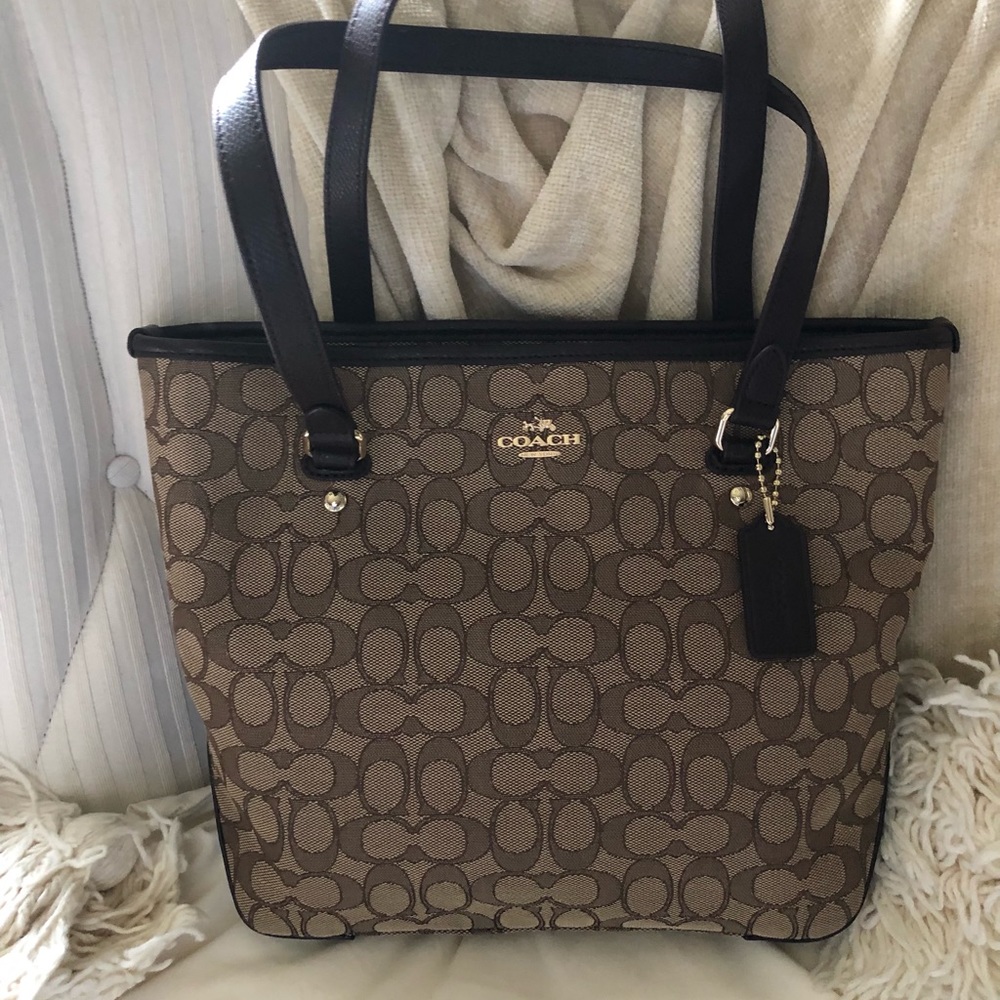 New Coach Outline Signature Zip Top Tote in Coated Canvas F55364 New w/ Tag